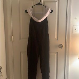 Zip of jumpsuit
